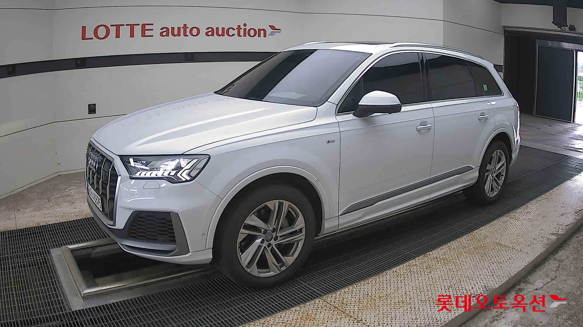 2021 - audi q7