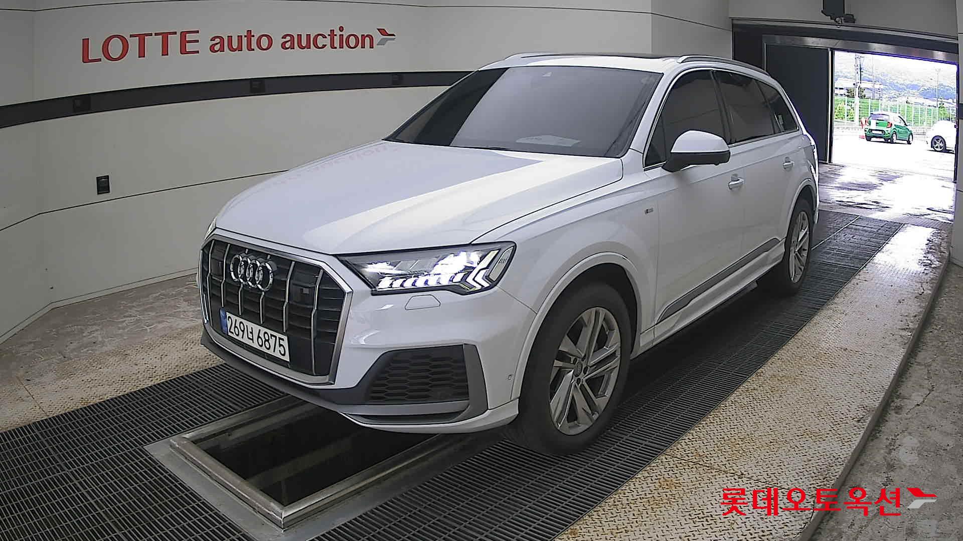 2021 - audi q7