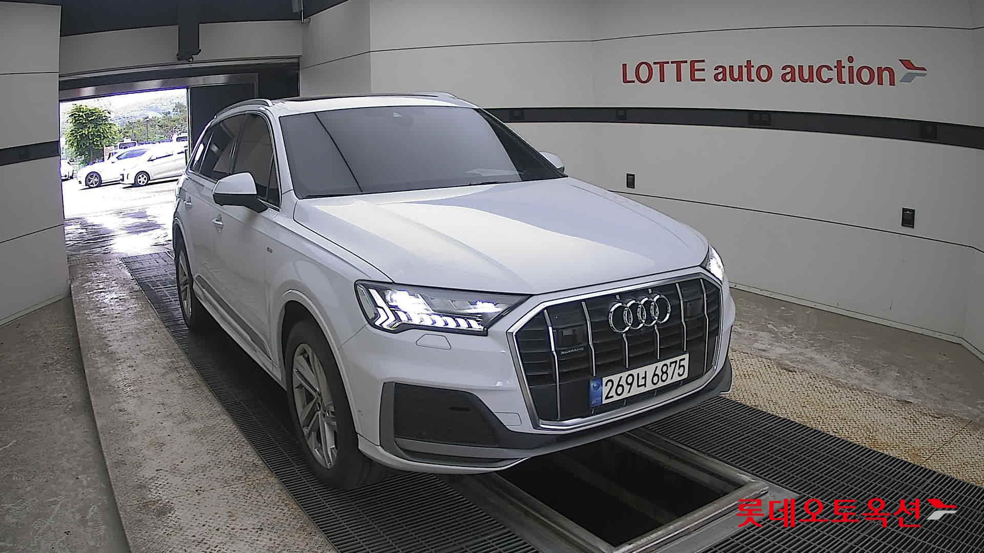 2021 - audi q7