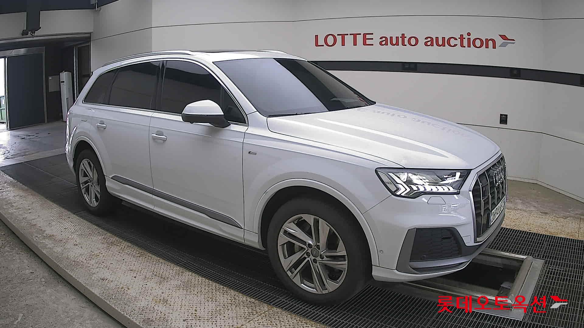 2021 - audi q7