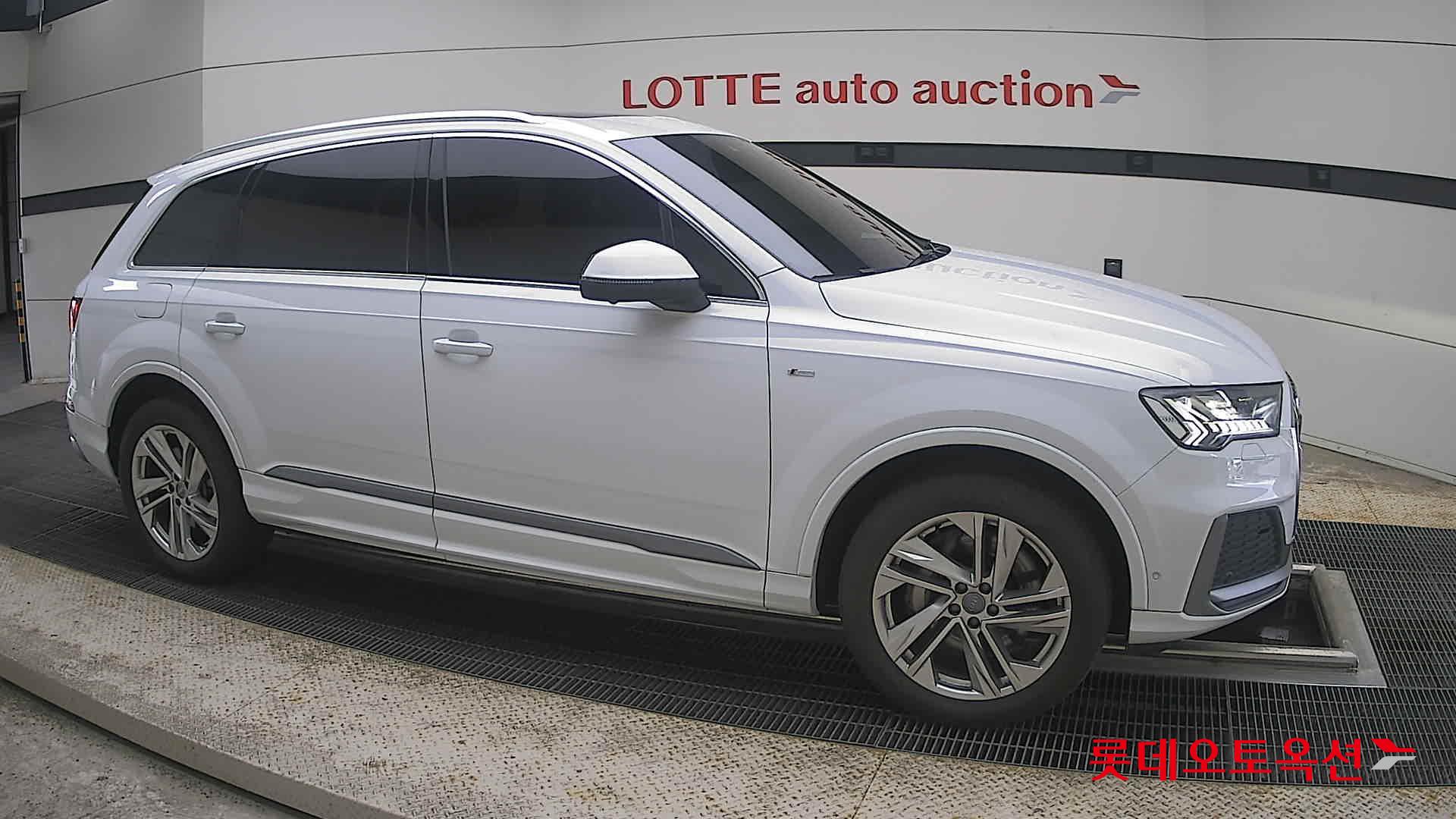 2021 - audi q7