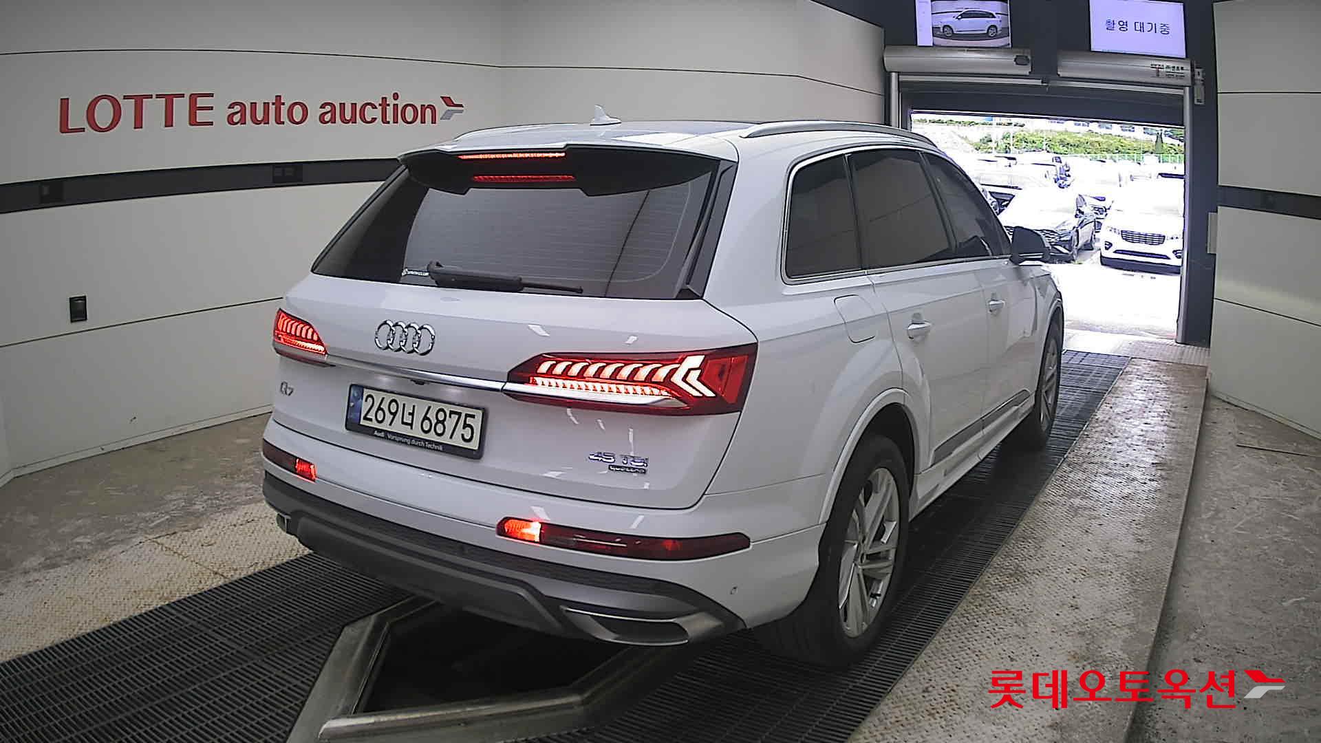 2021 - audi q7