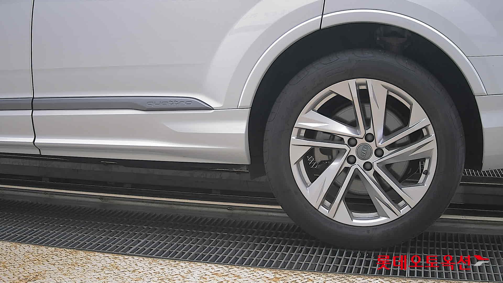 2021 - audi q7