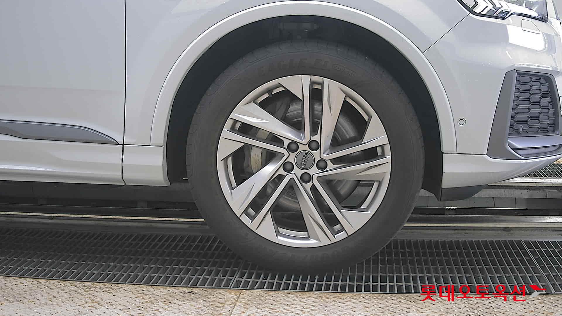 2021 - audi q7