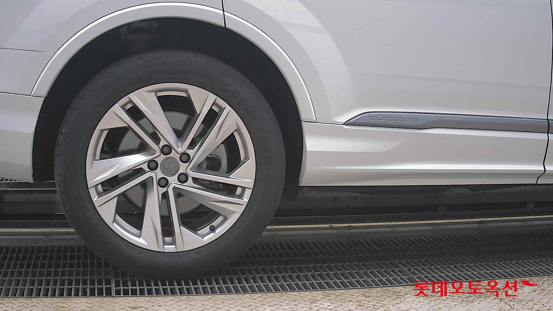 2021 - audi q7