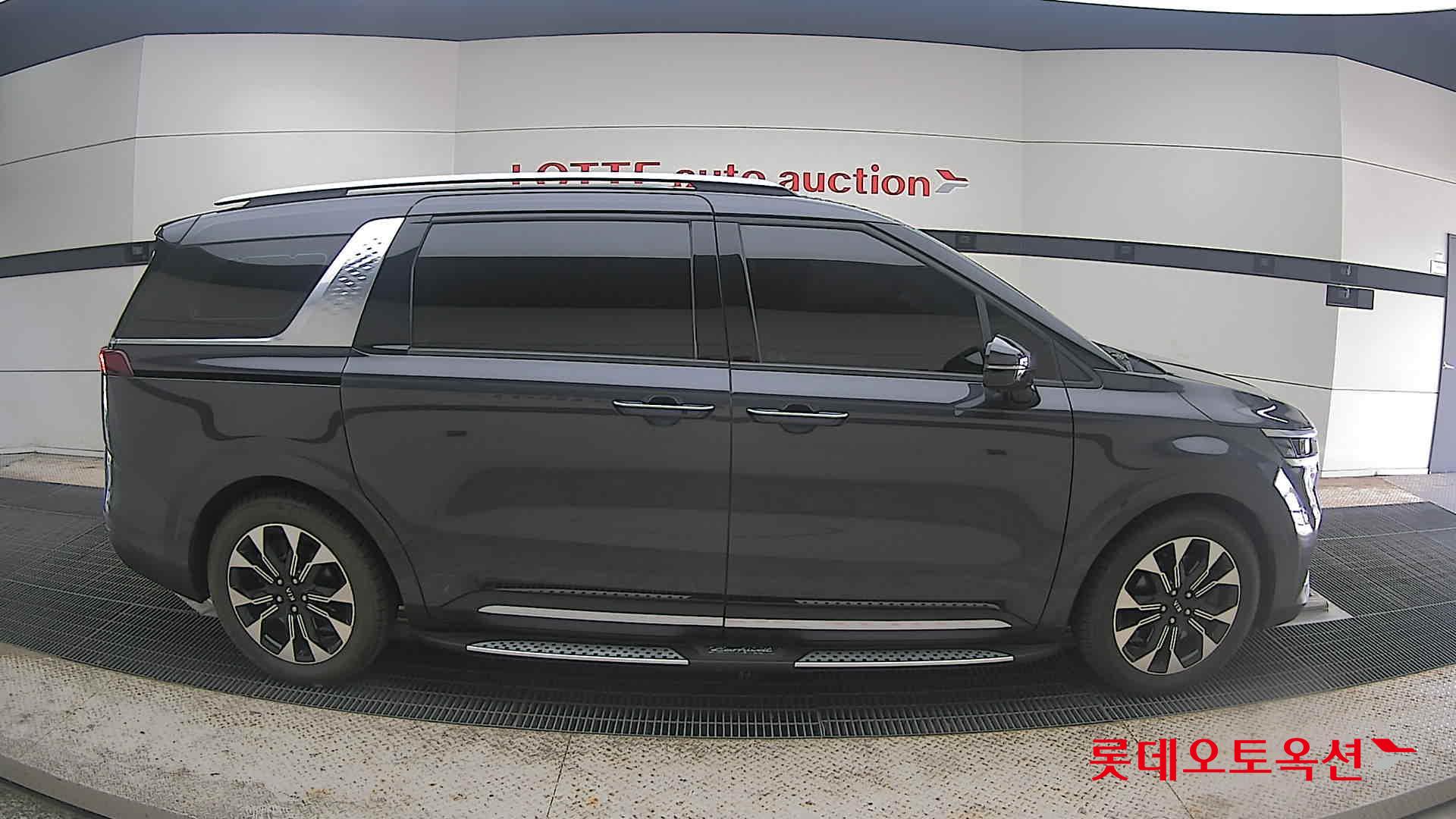 2021 - kia carnival