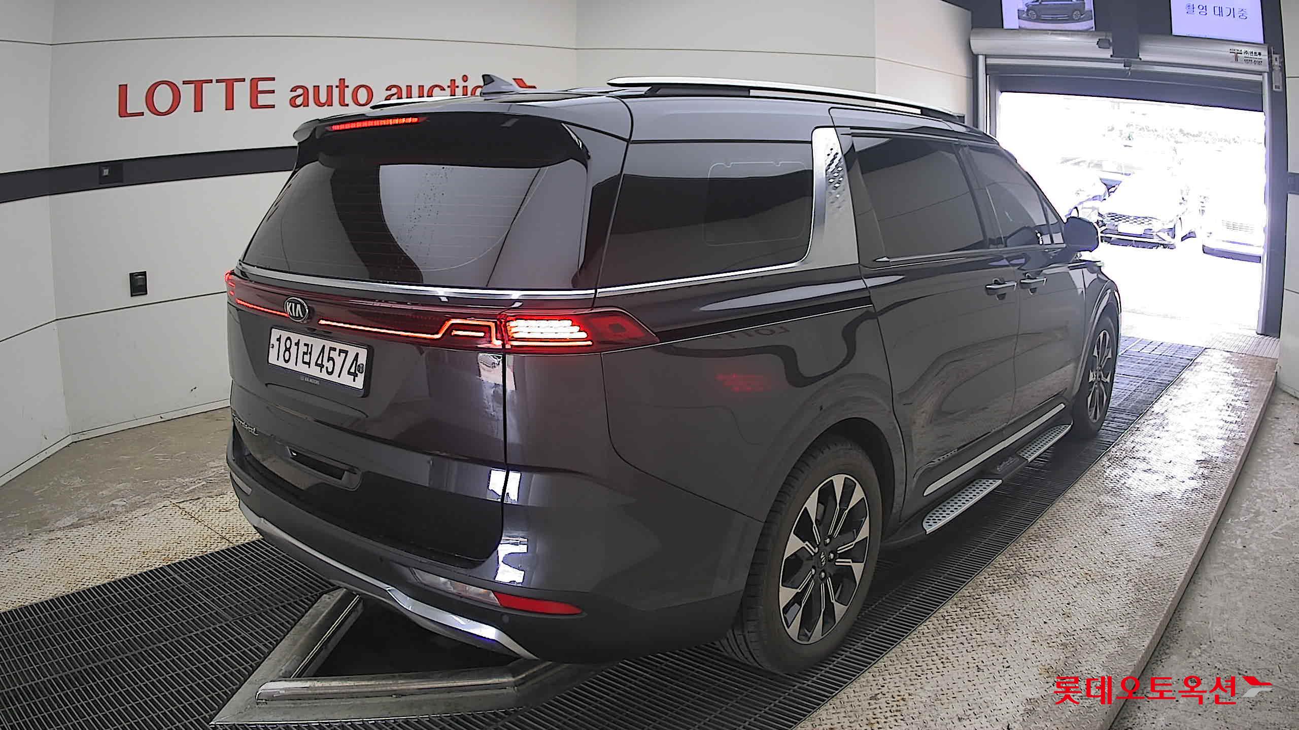 2021 - kia carnival