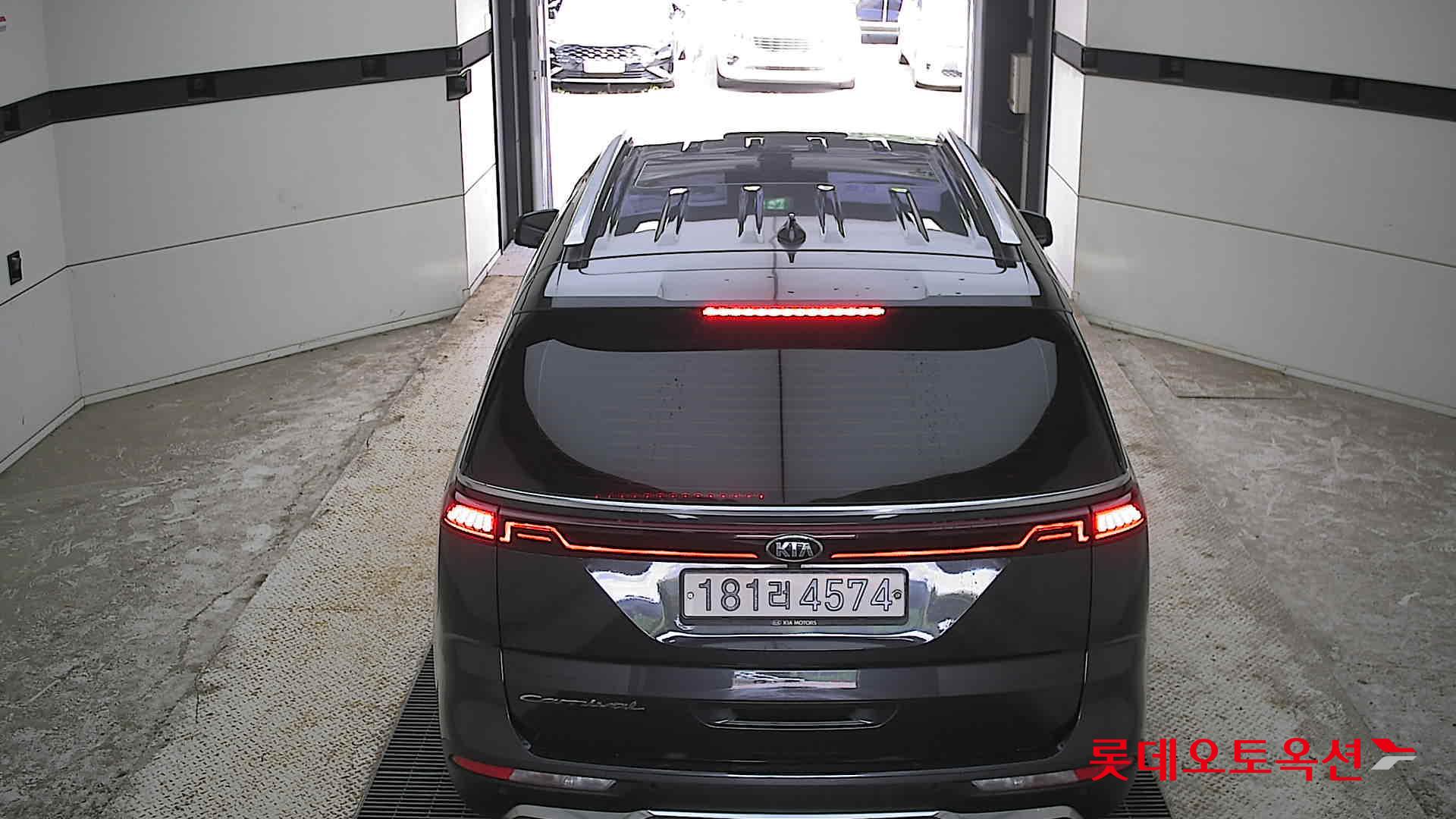 2021 - kia carnival