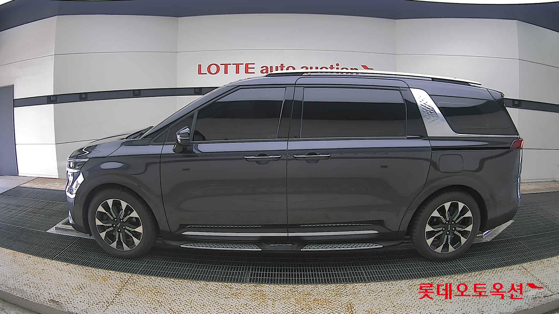 2021 - kia carnival