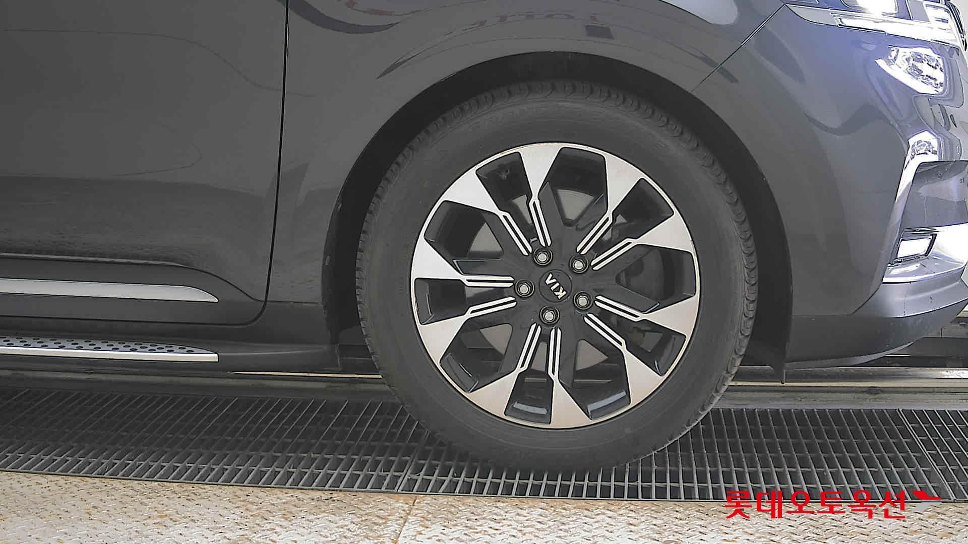 2021 - kia carnival