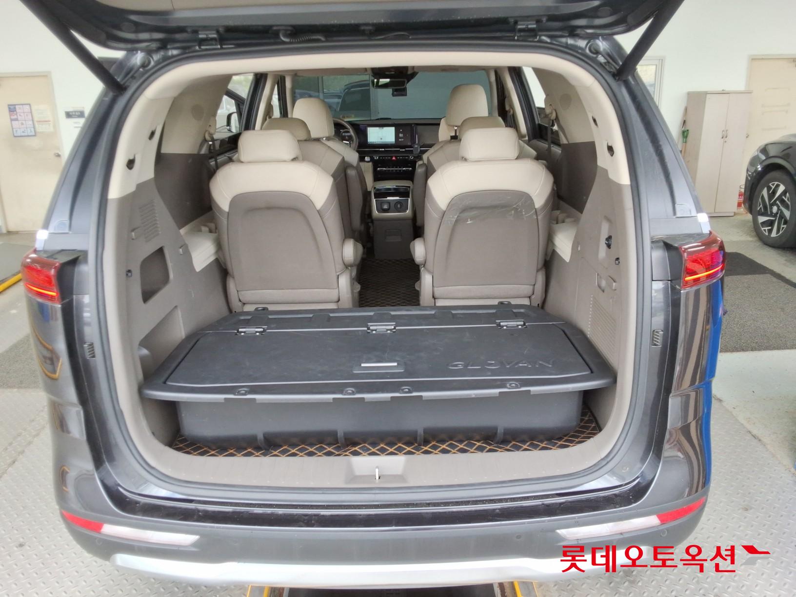 2021 - kia carnival