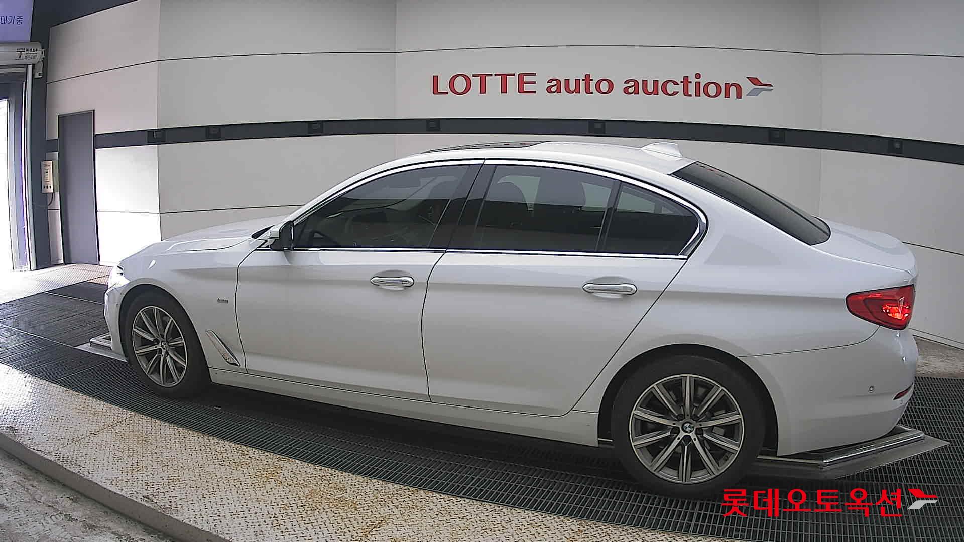 2018 - bmw 520i