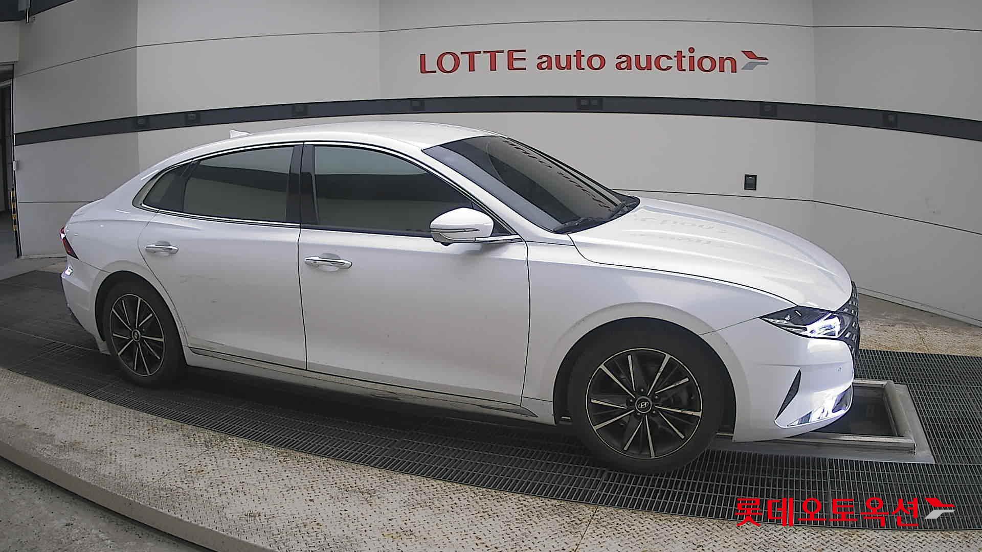 2022 - hyundai grandeur