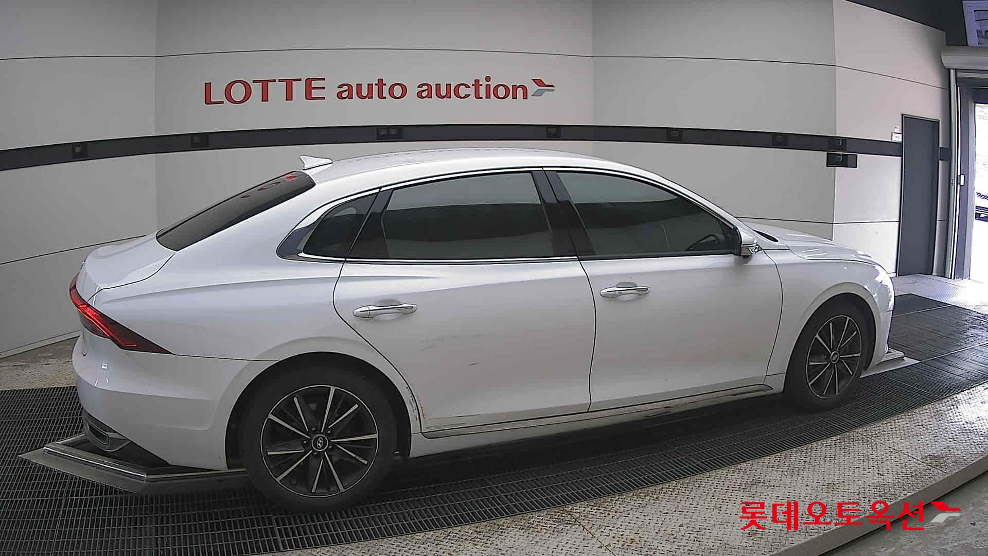 2022 - hyundai grandeur