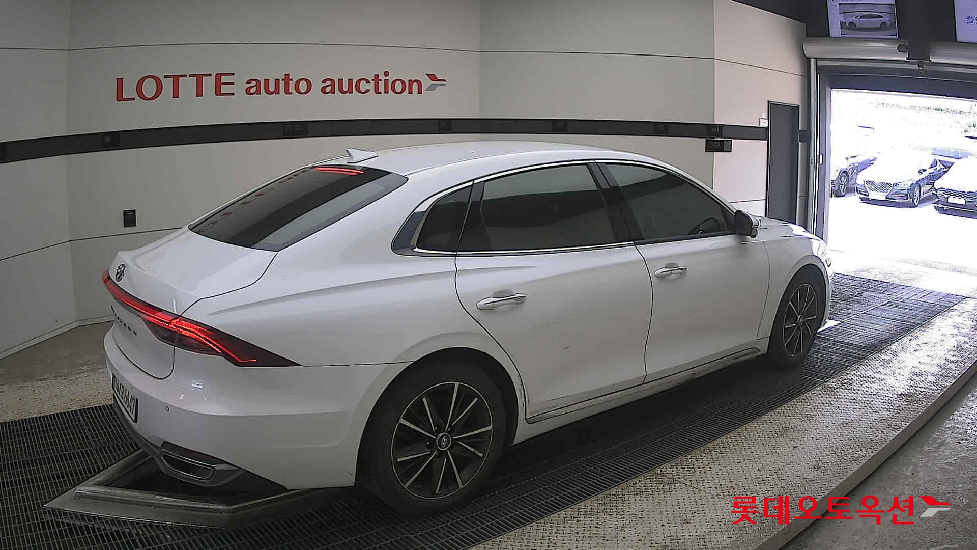 2022 - hyundai grandeur