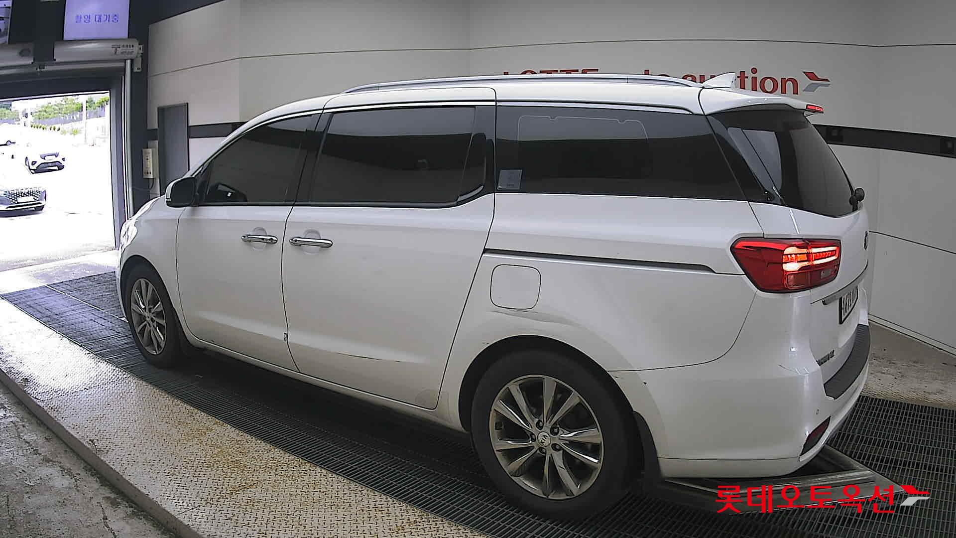 2020 - kia carnival