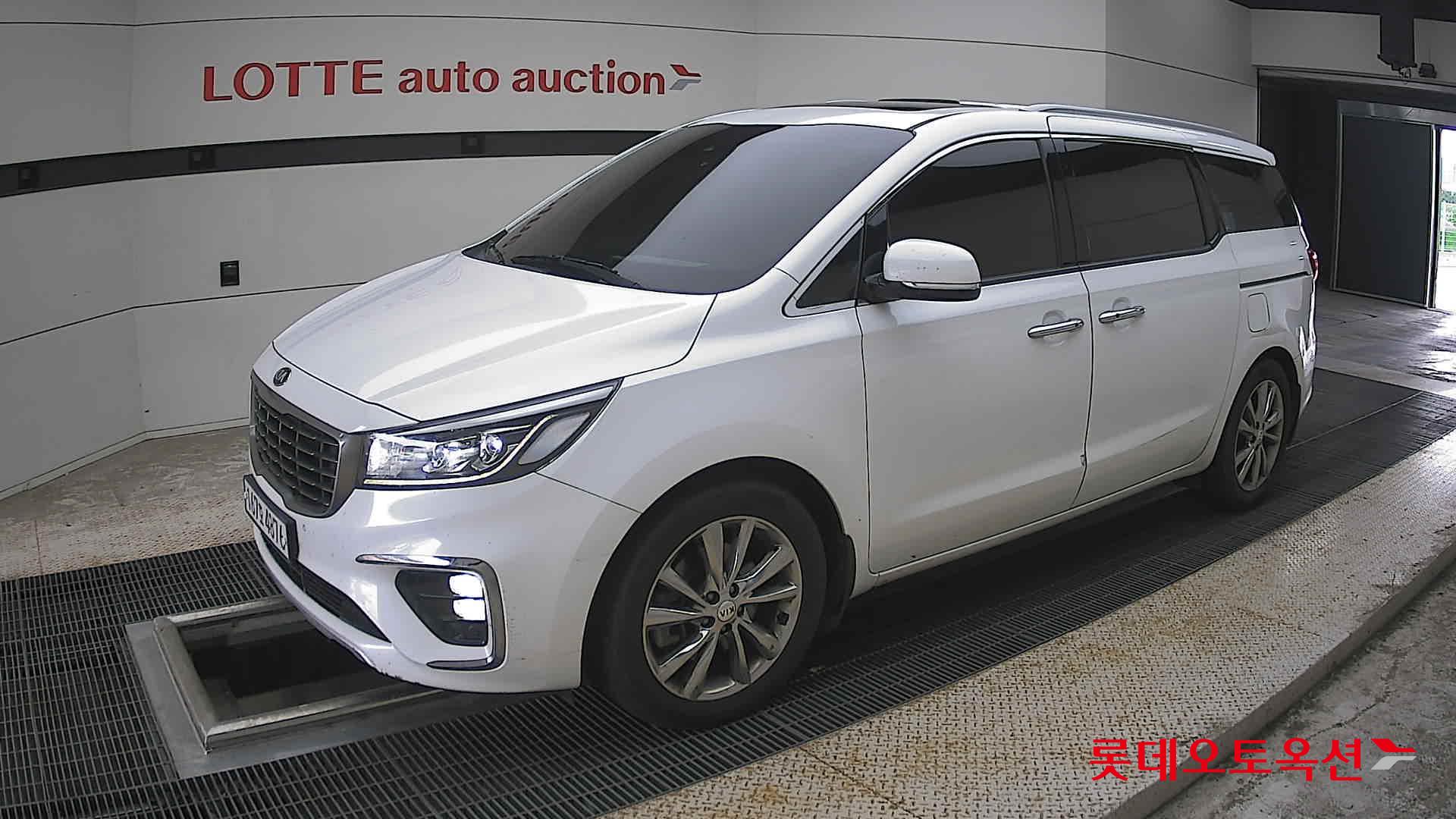 2020 - kia carnival