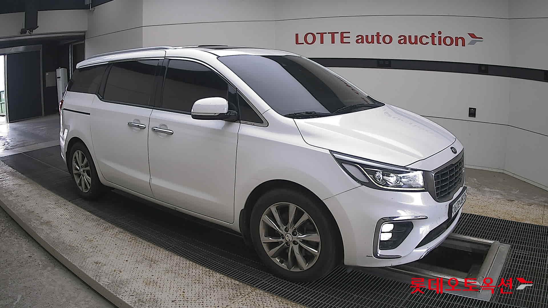 2020 - kia carnival