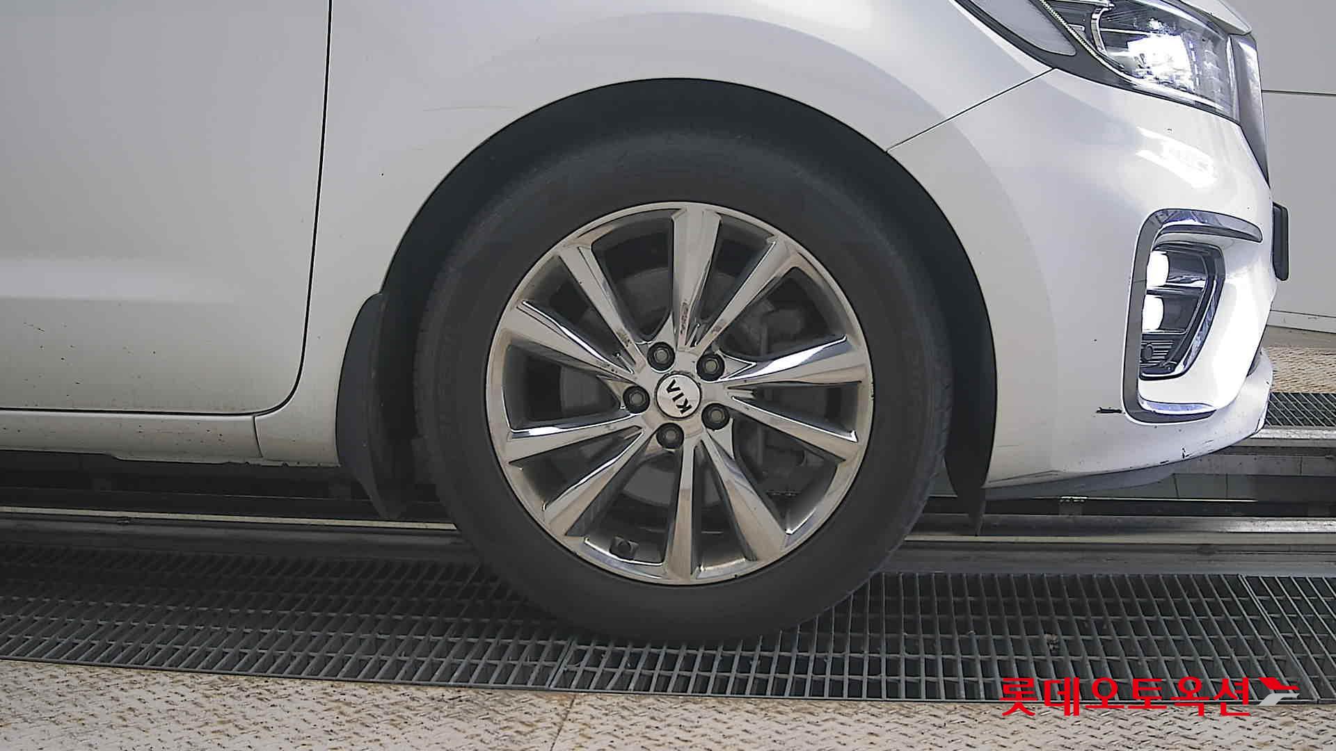 2020 - kia carnival