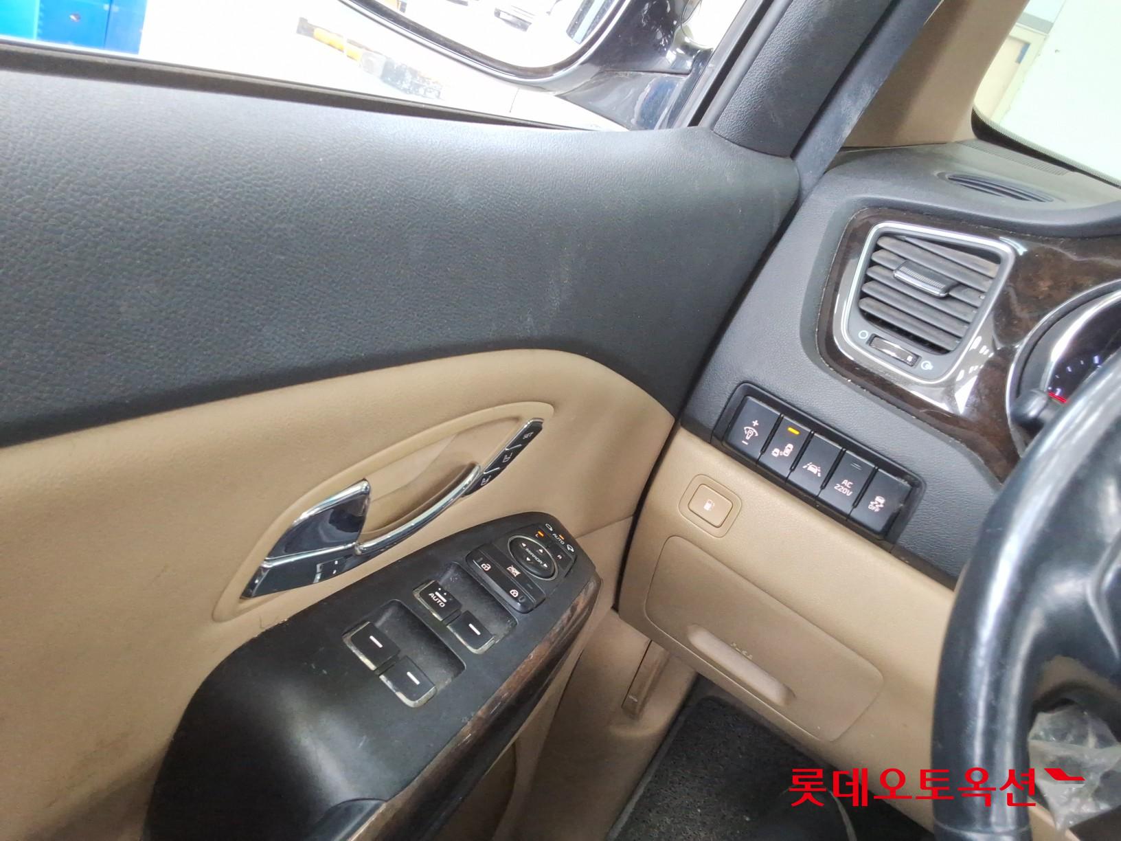2020 - kia carnival