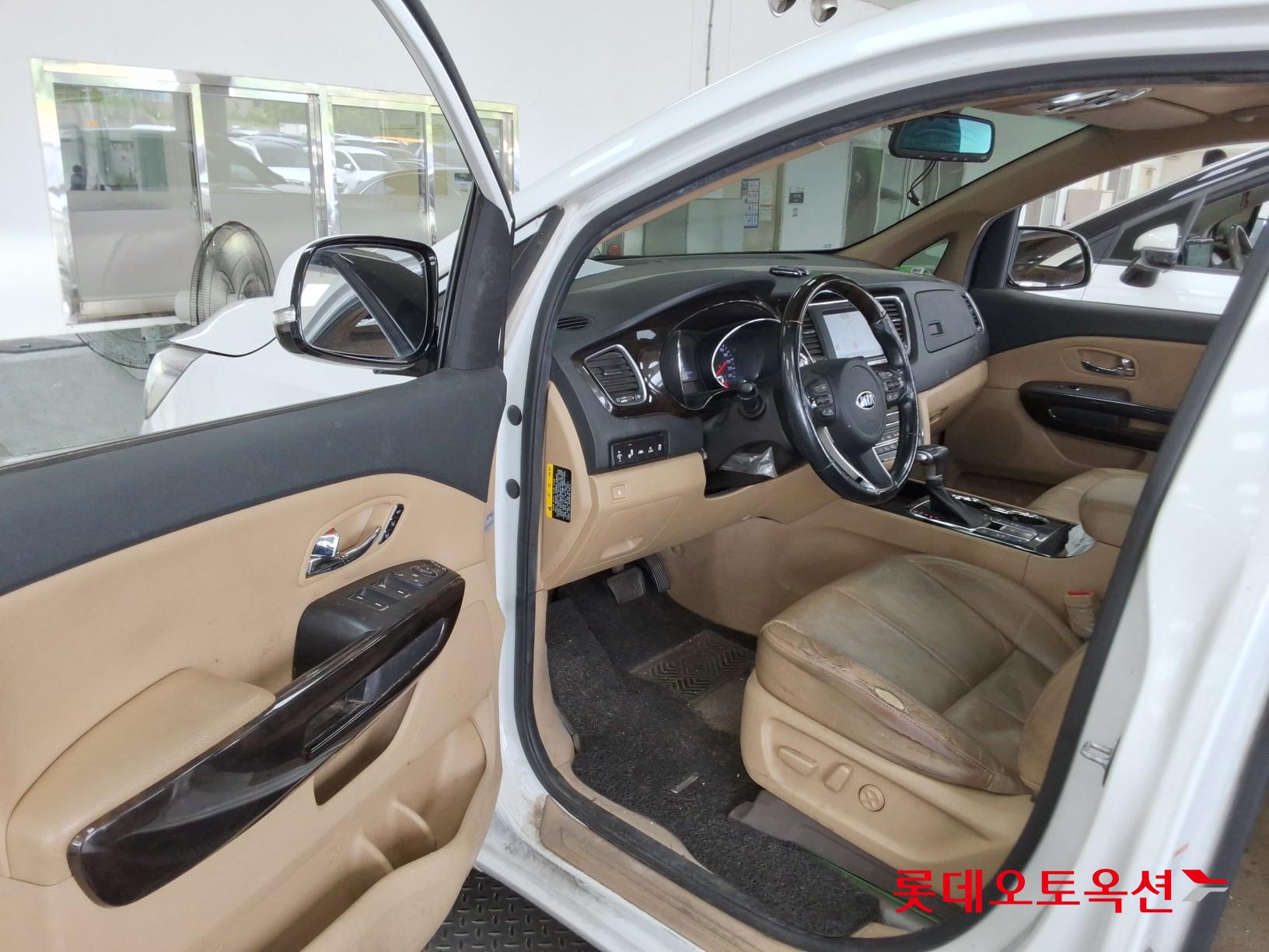 2020 - kia carnival
