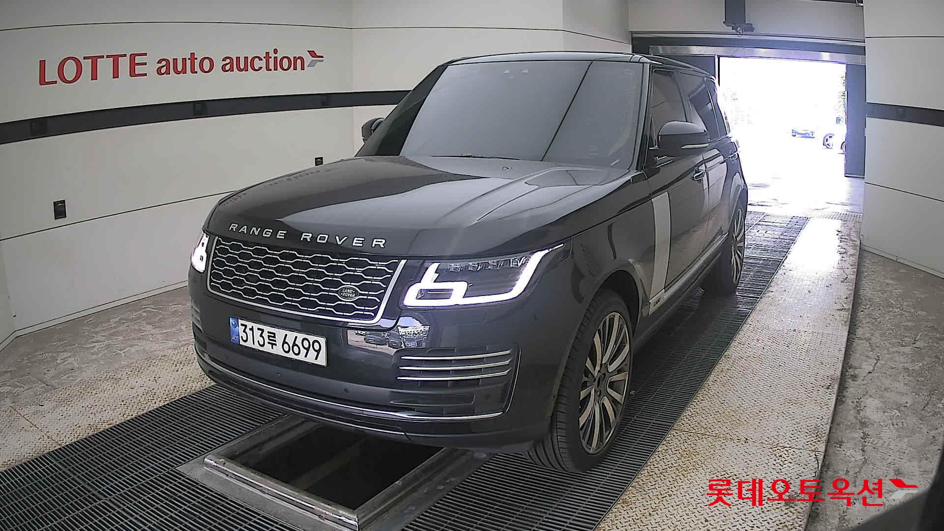 2021 - land rover range rover