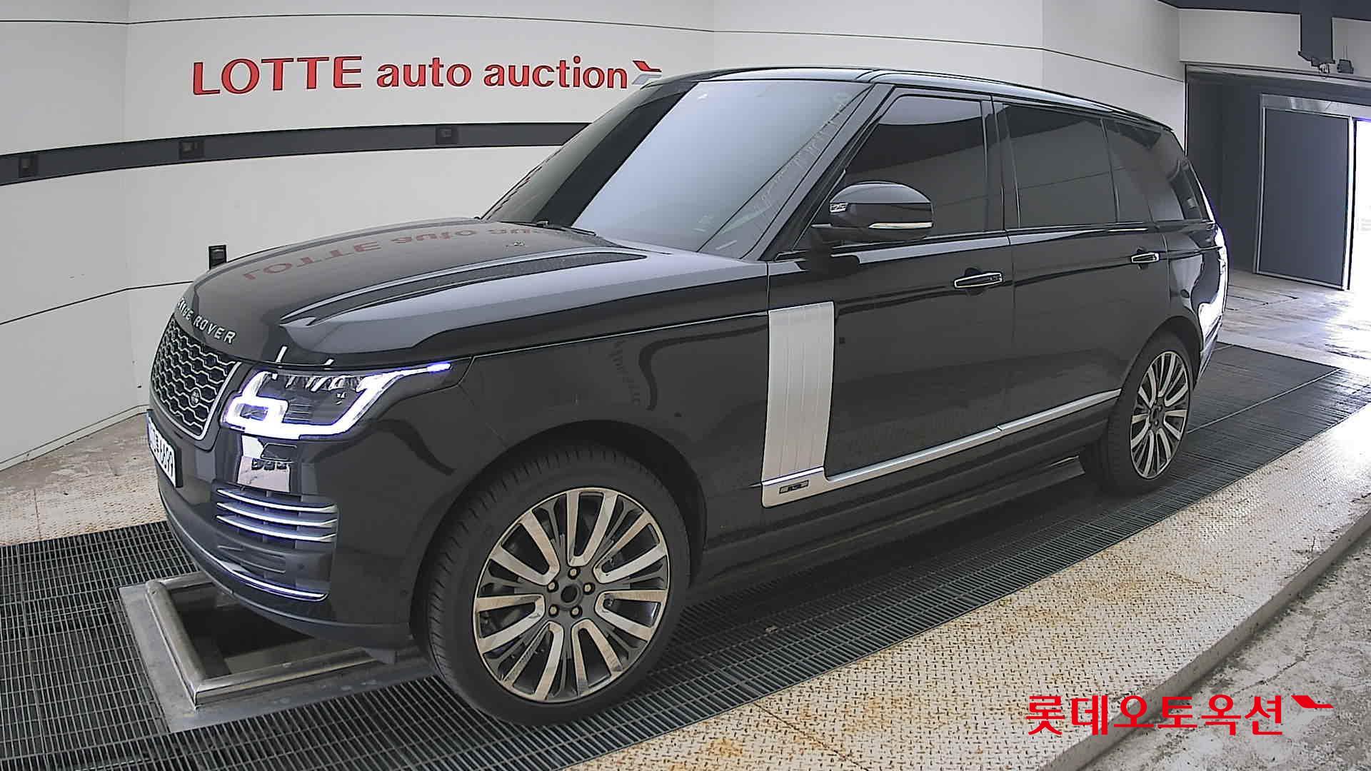 2021 - land rover range rover