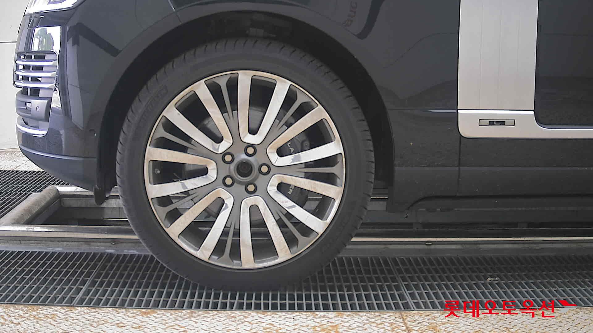 2021 - land rover range rover