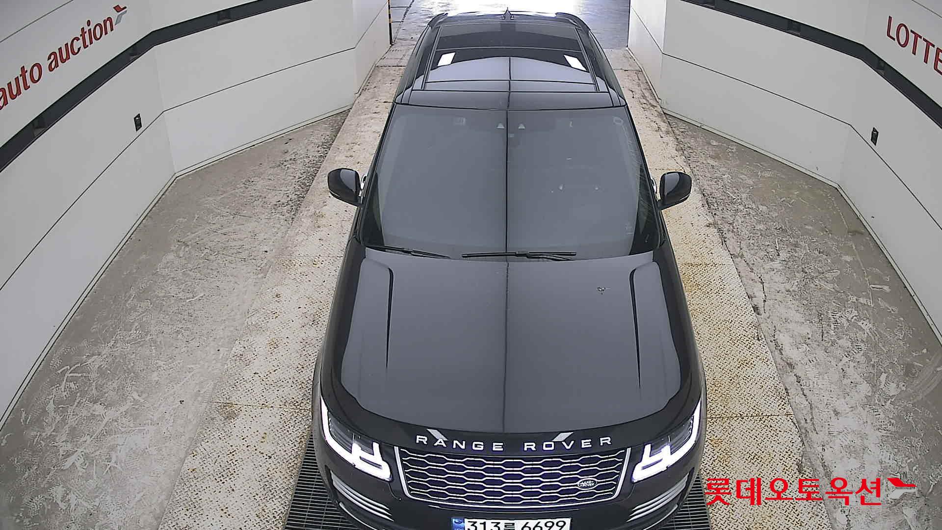 2021 - land rover range rover