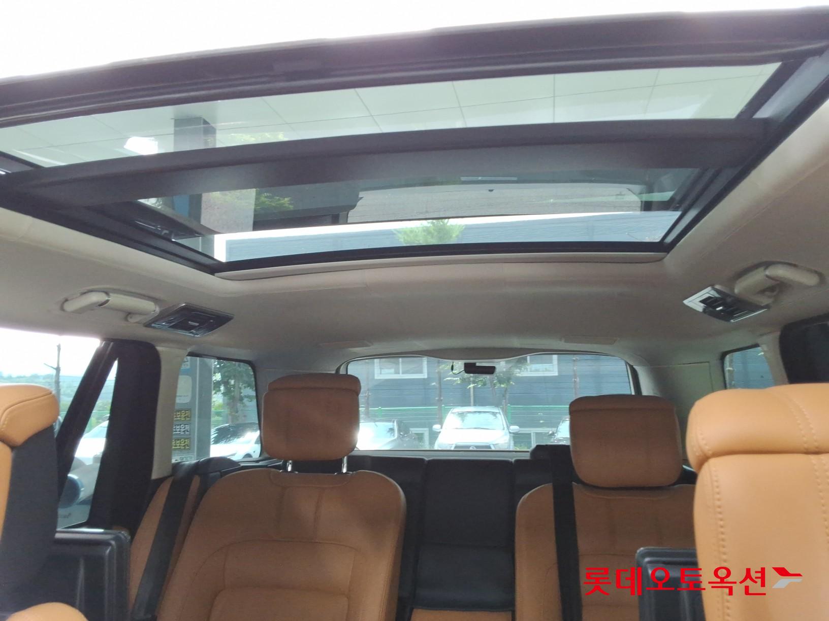 2021 - land rover range rover