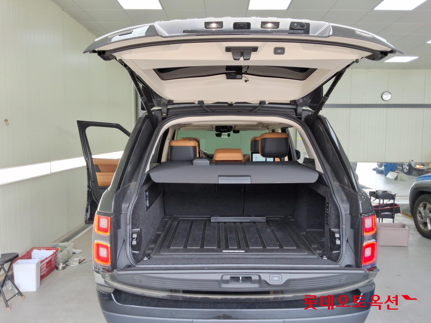 2021 - land rover range rover