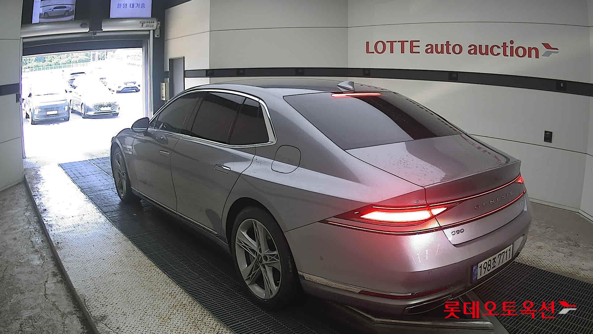 2023 - genesis g90