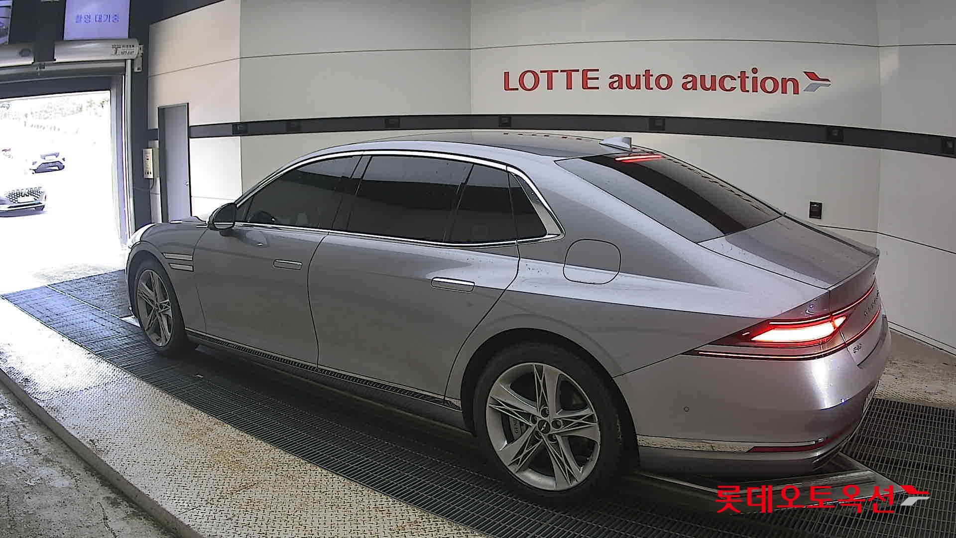 2023 - genesis g90