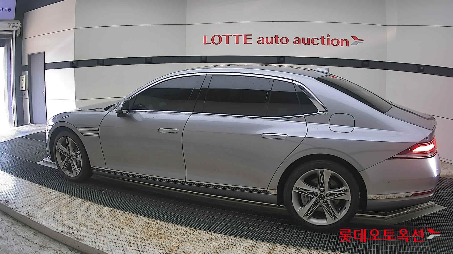 2023 - genesis g90