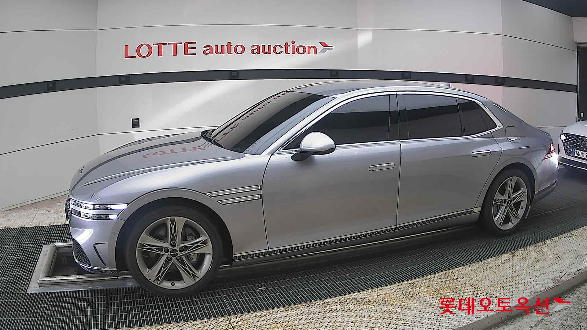 2023 - genesis g90