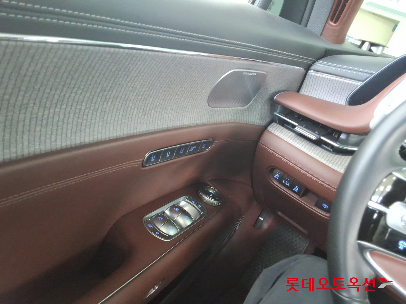 2023 - genesis g90
