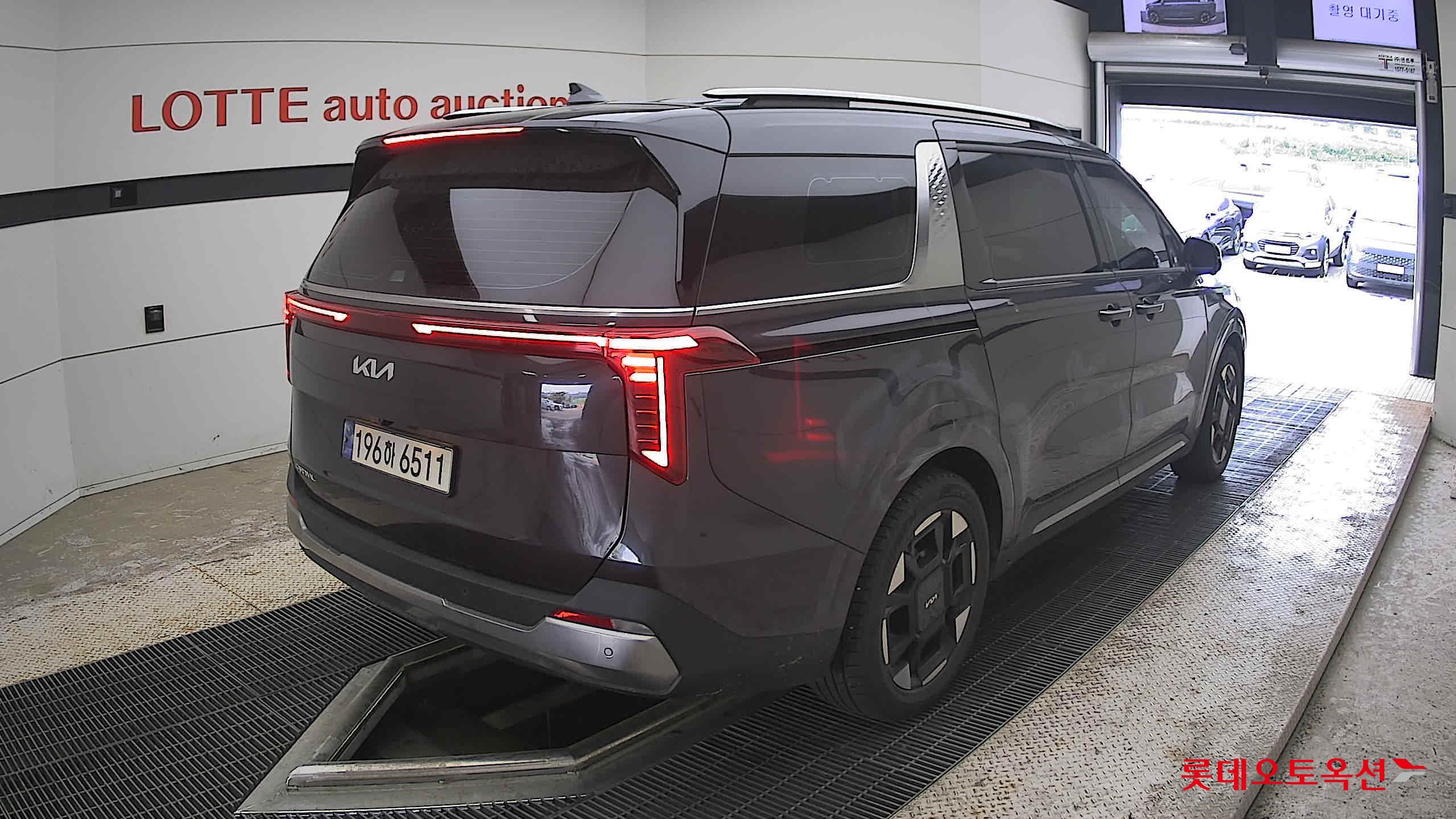 2024 - kia carnival