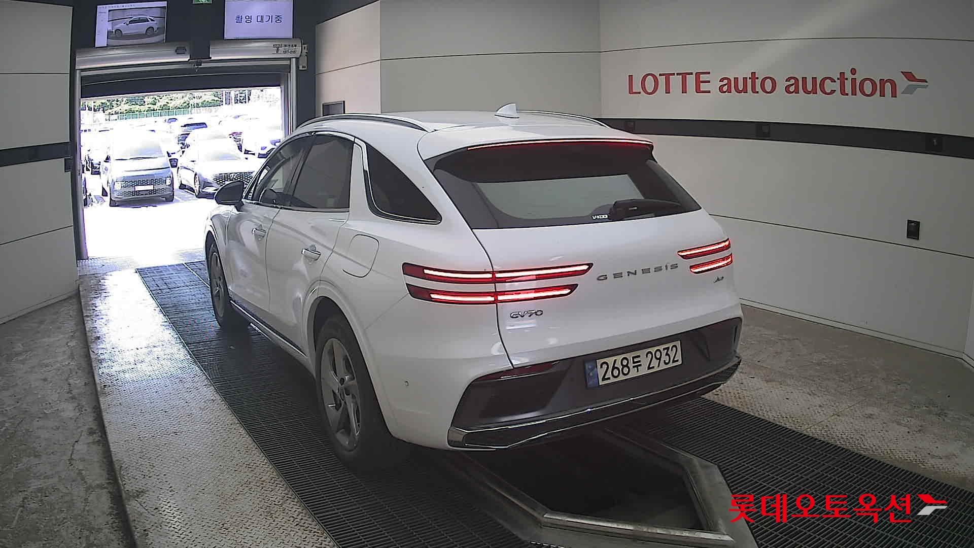 2025 - genesis gv70
