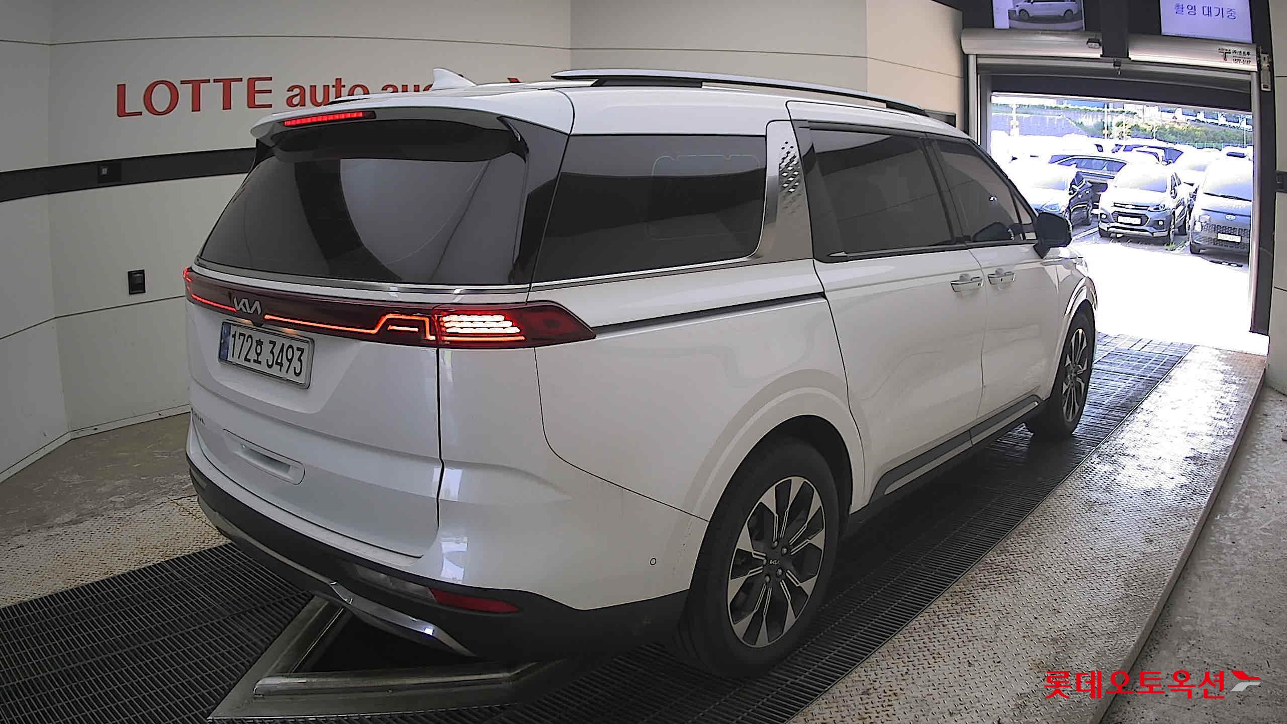 2023 - kia carnival