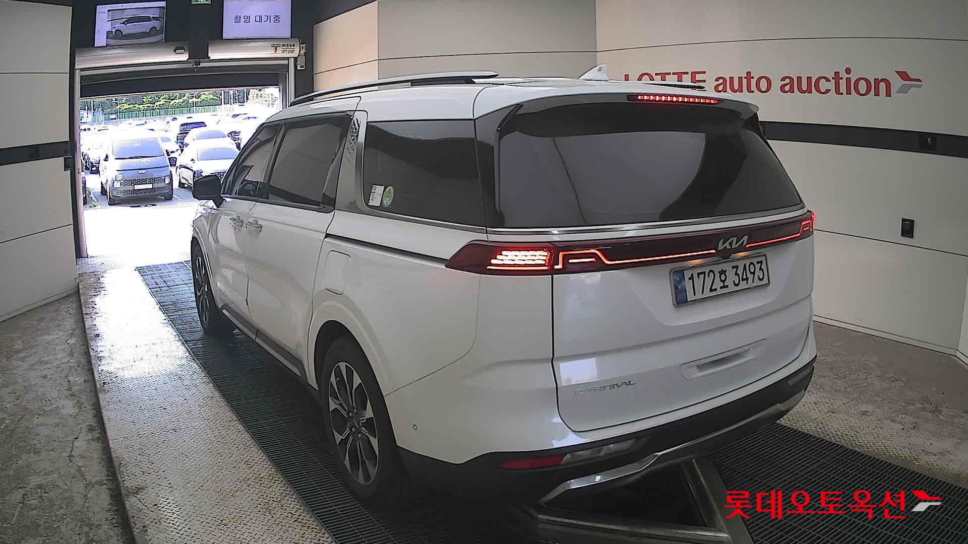 2023 - kia carnival