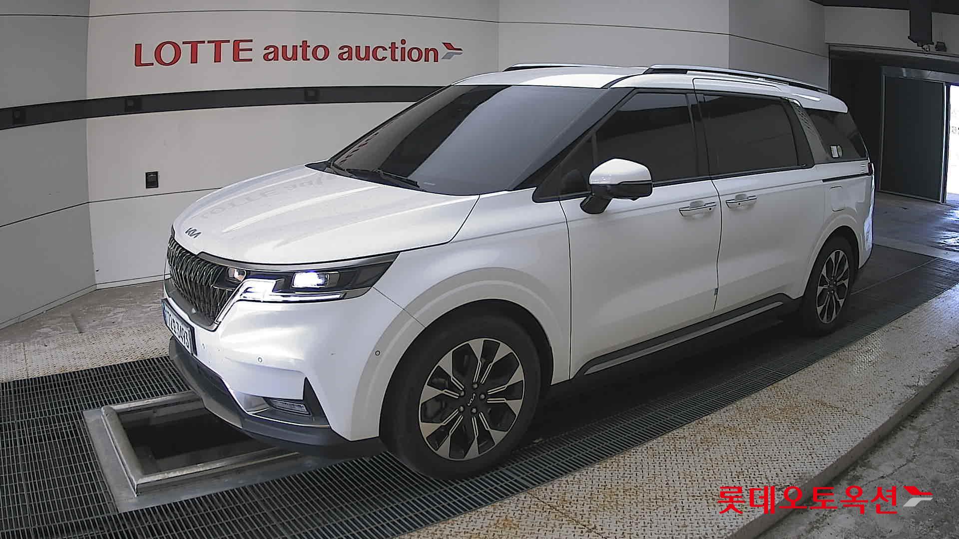 2023 - kia carnival