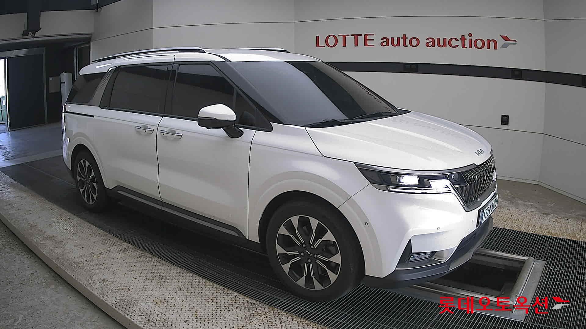 2023 - kia carnival