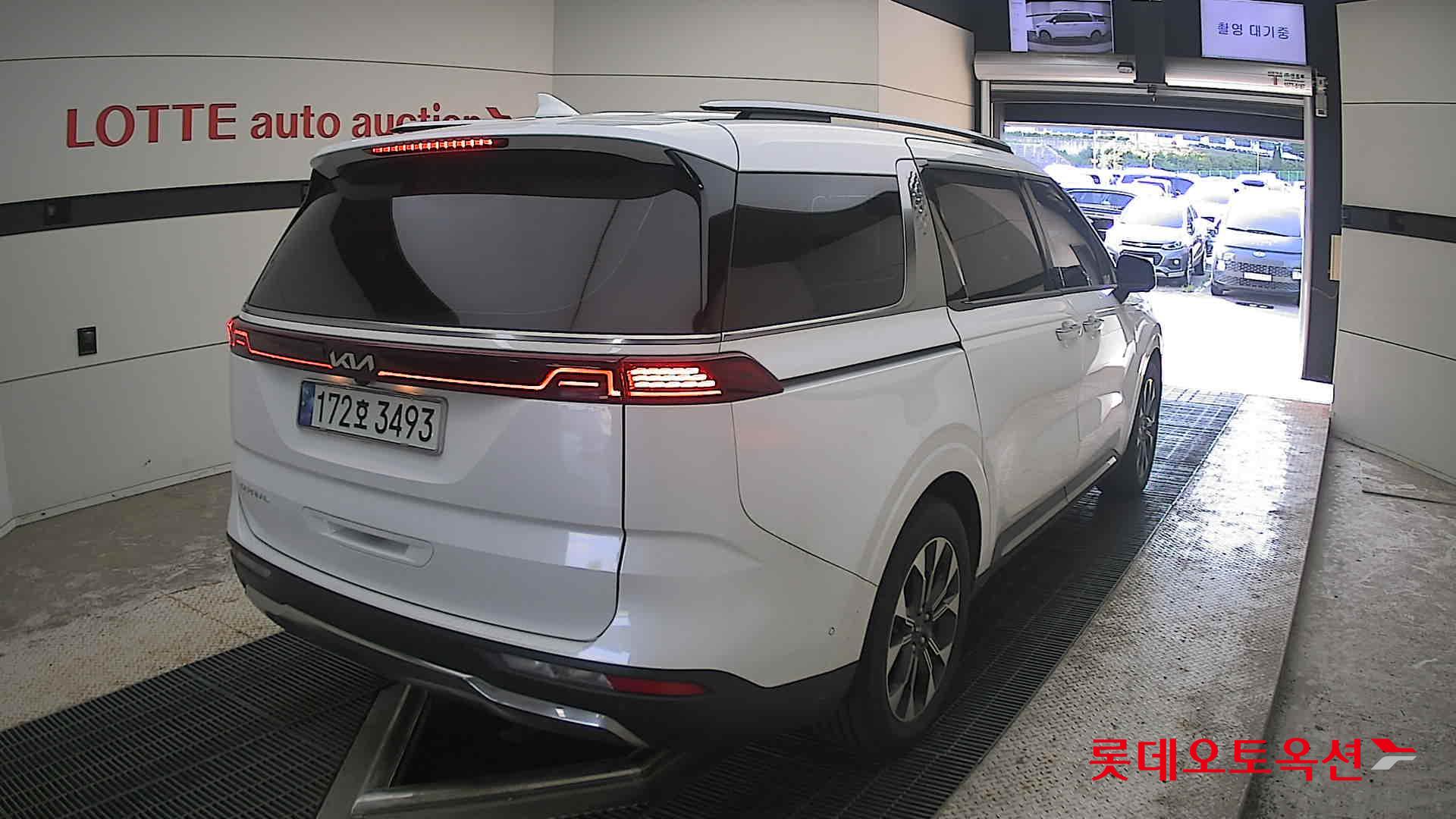 2023 - kia carnival
