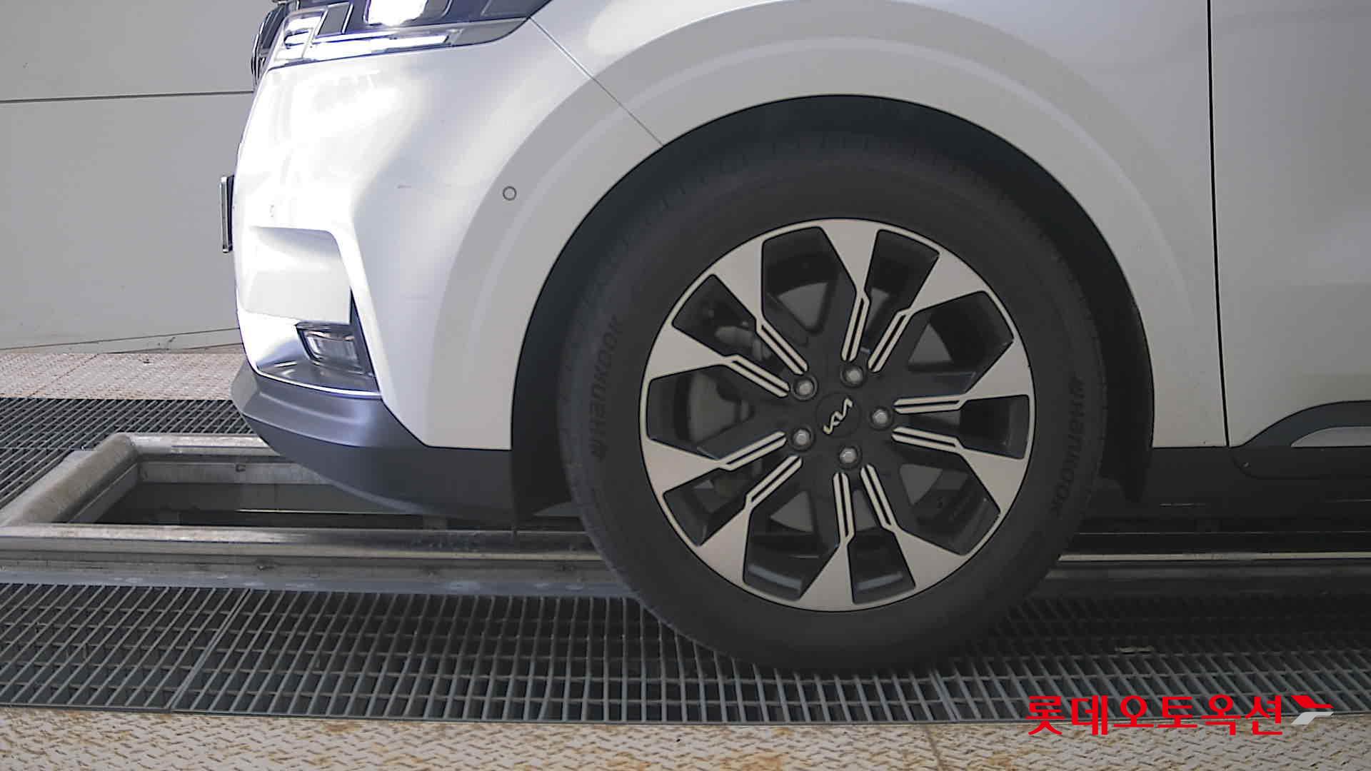 2023 - kia carnival