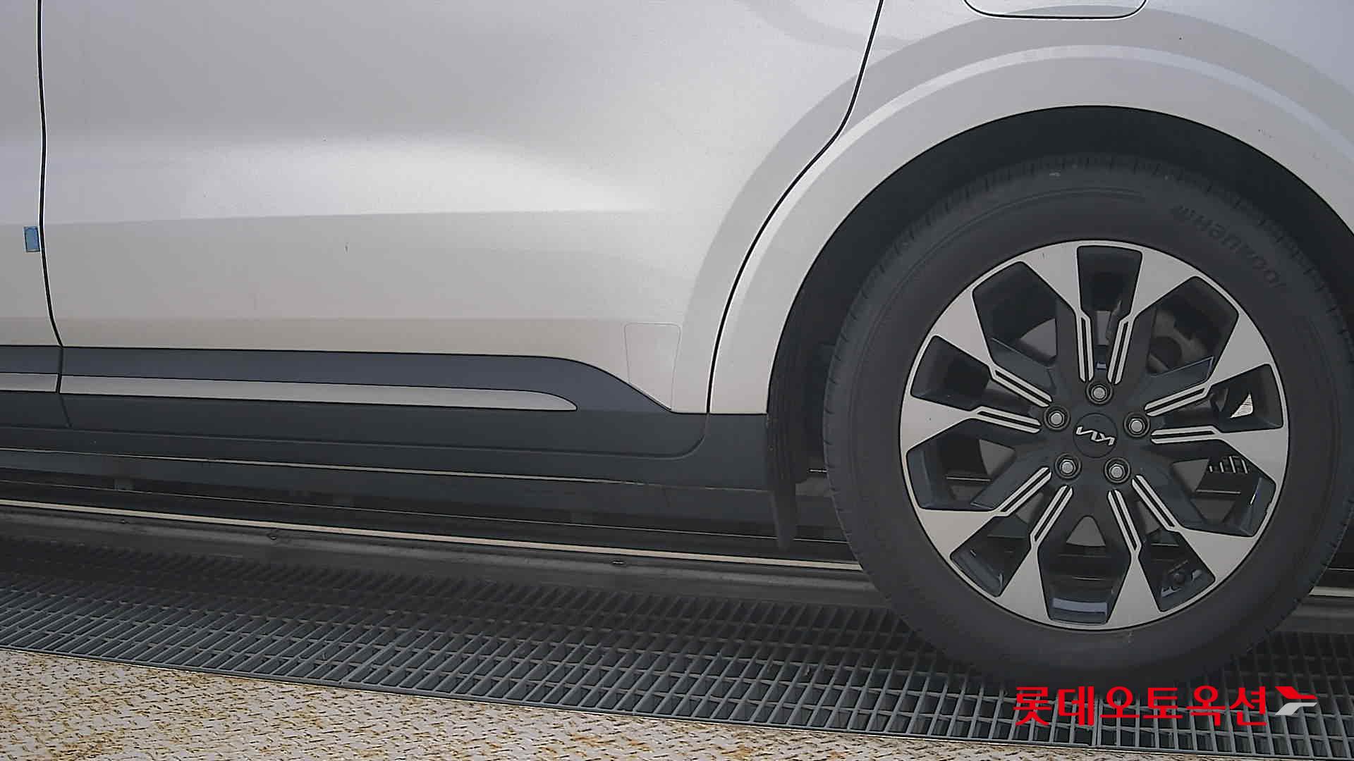 2023 - kia carnival