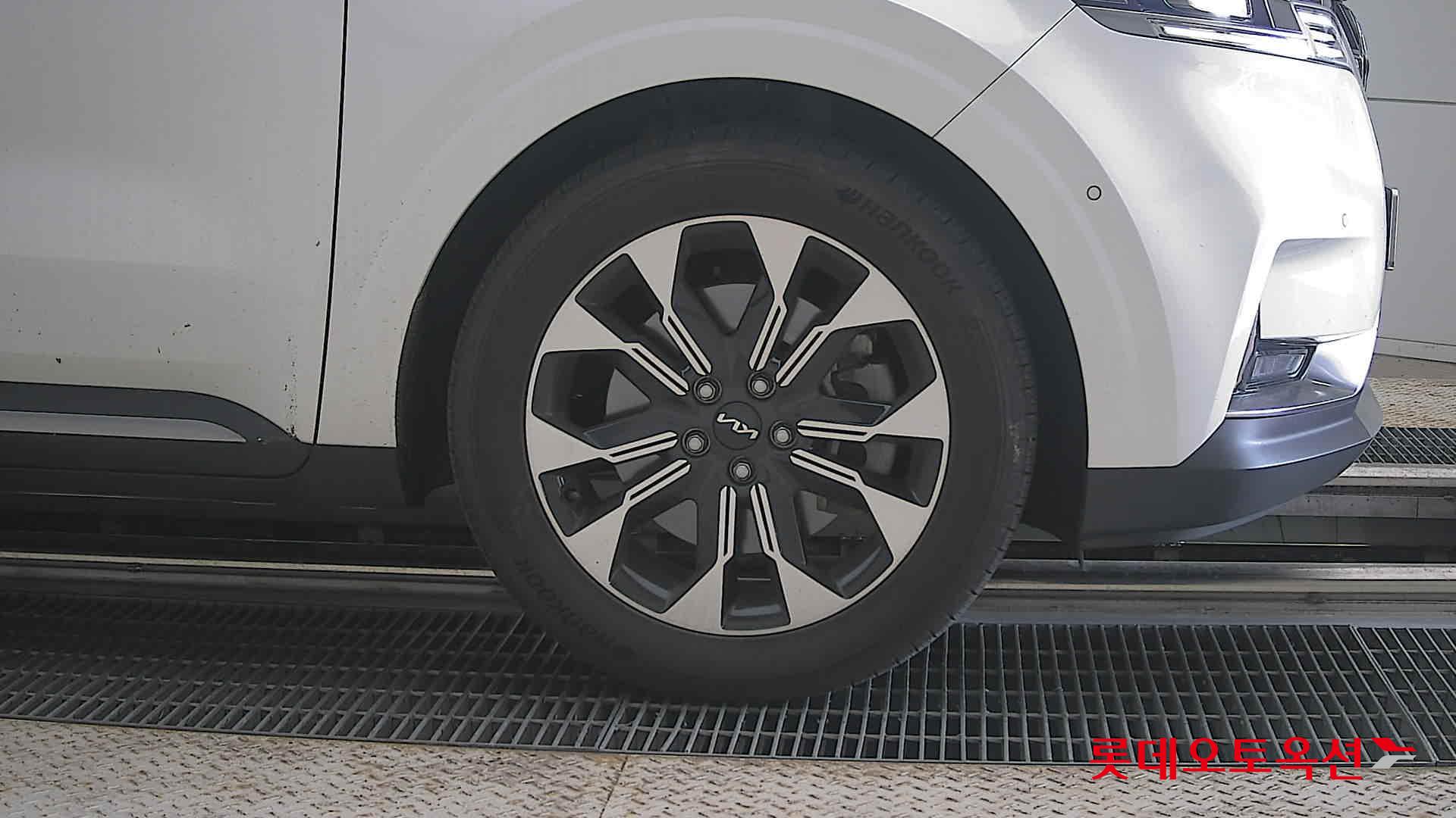 2023 - kia carnival
