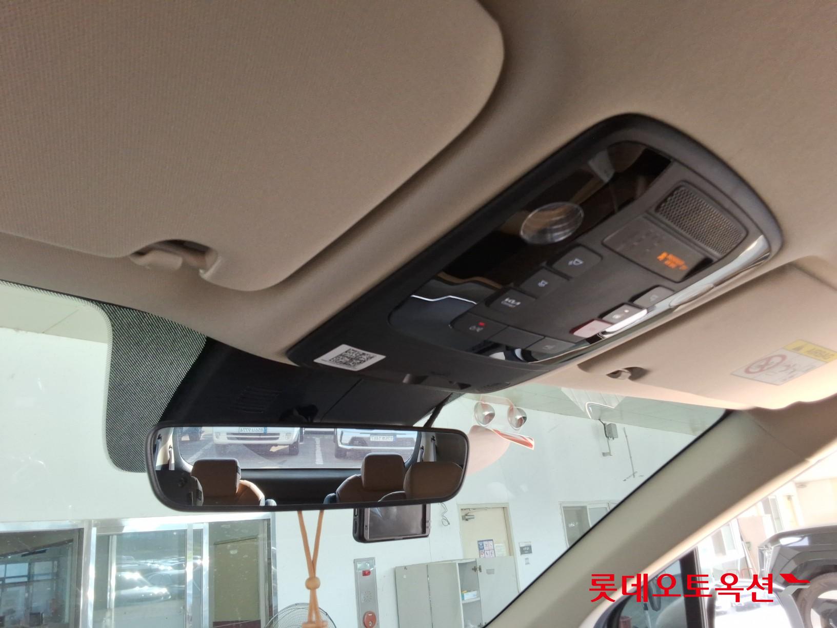 2023 - kia carnival