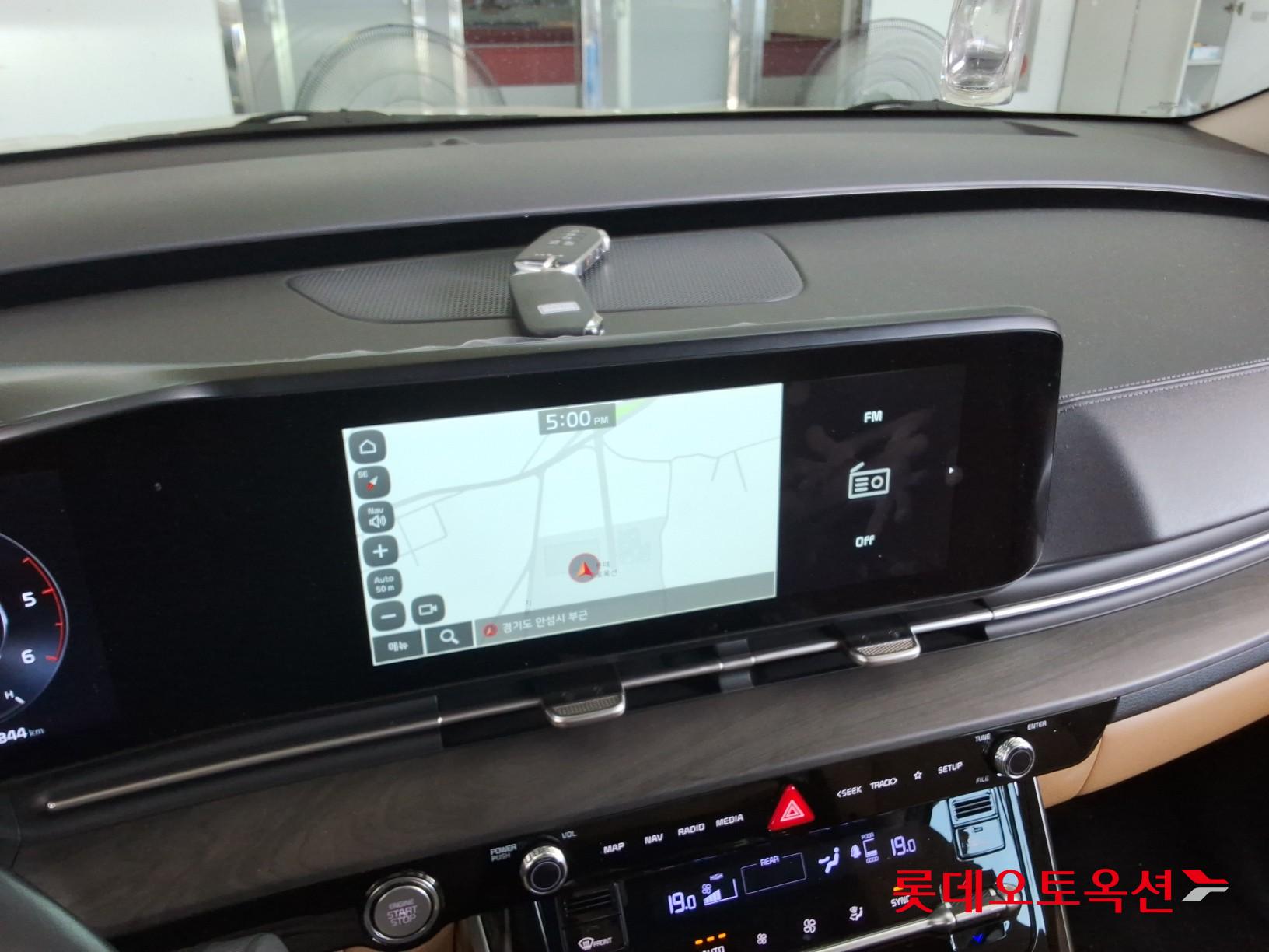 2023 - kia carnival