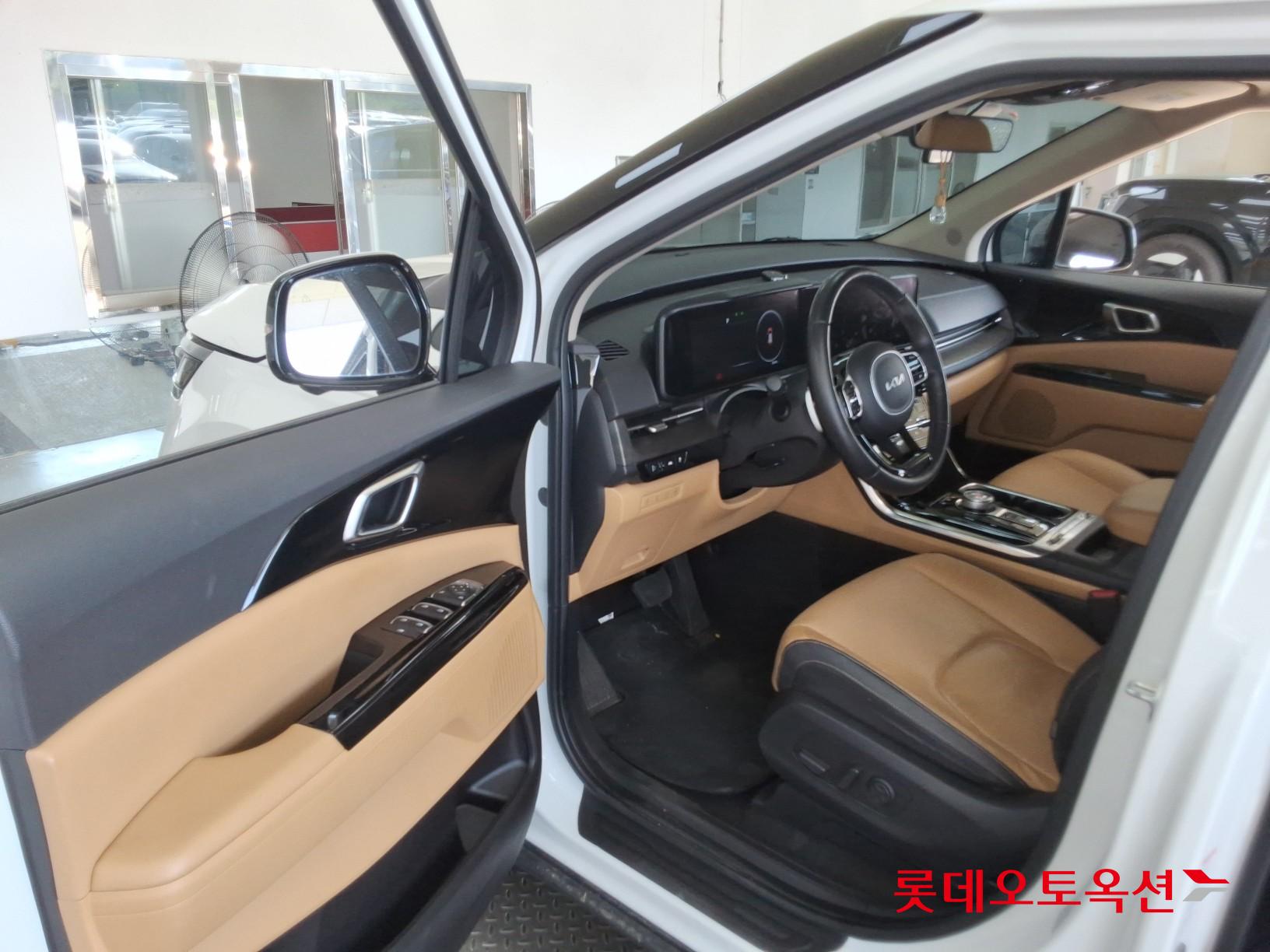2023 - kia carnival