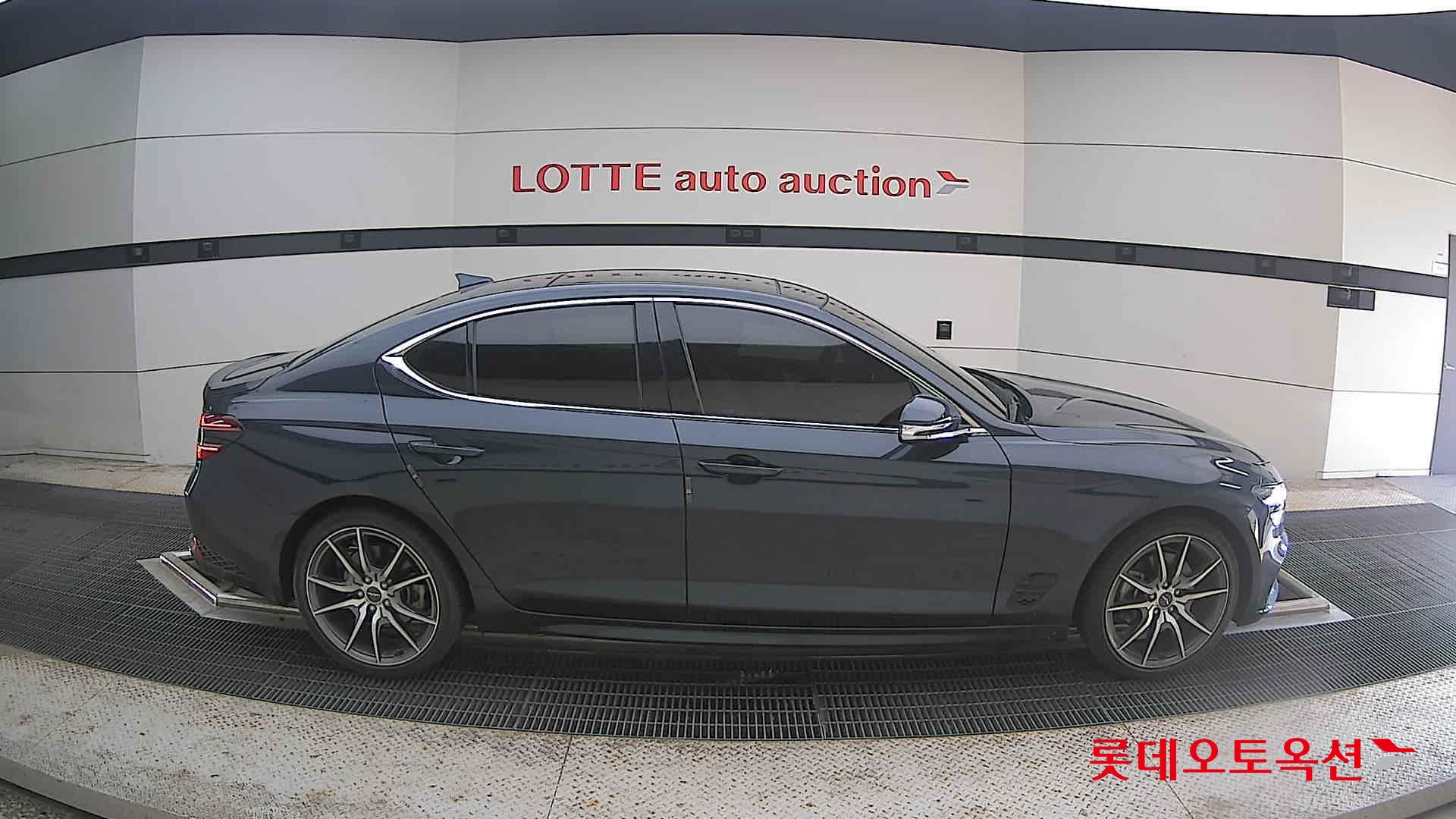 2022 - genesis g70
